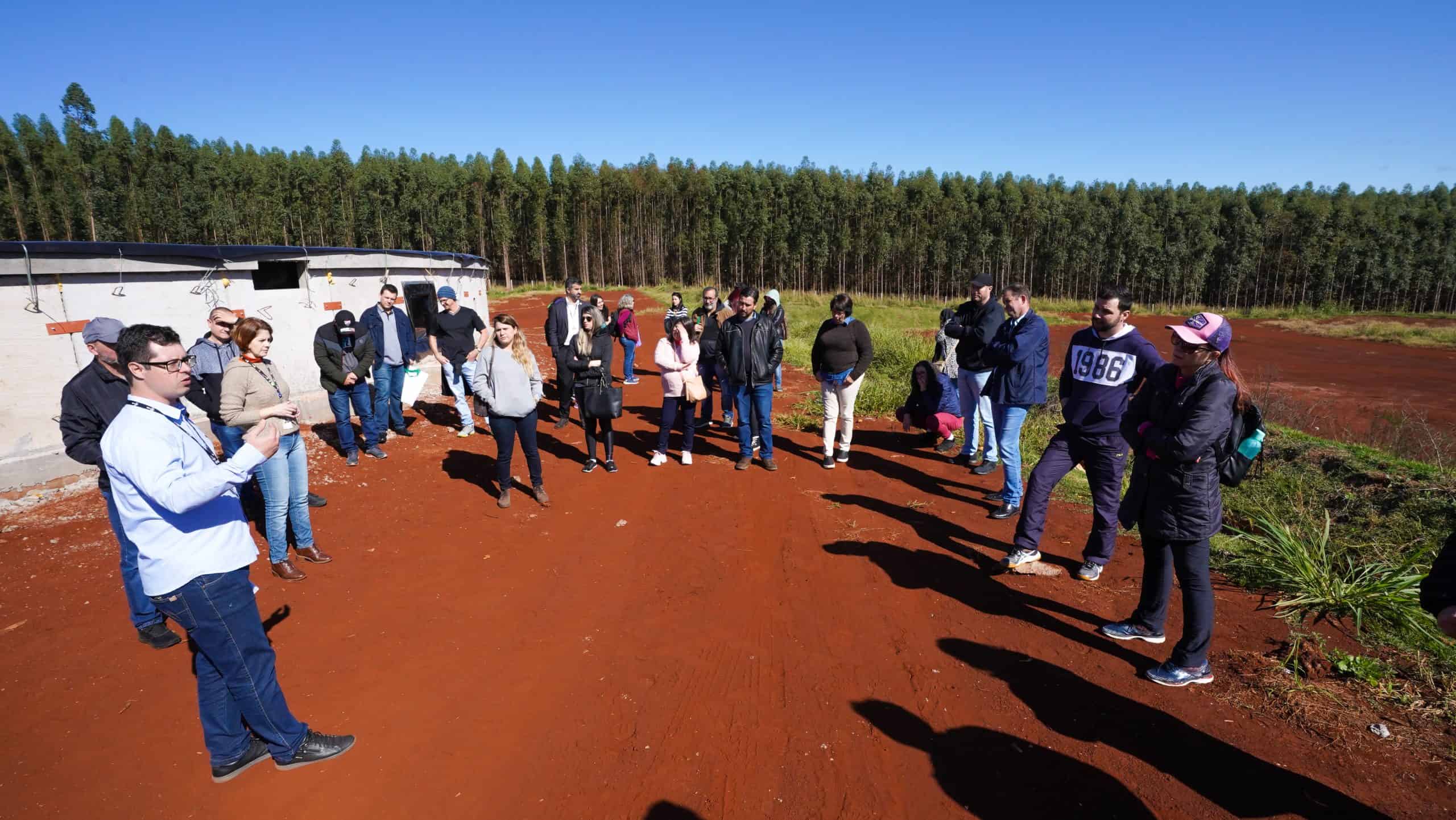 01 FOTO Professores foram a campo conhecer na prática iniciativas sustentáveis em diferentes municípios scaled