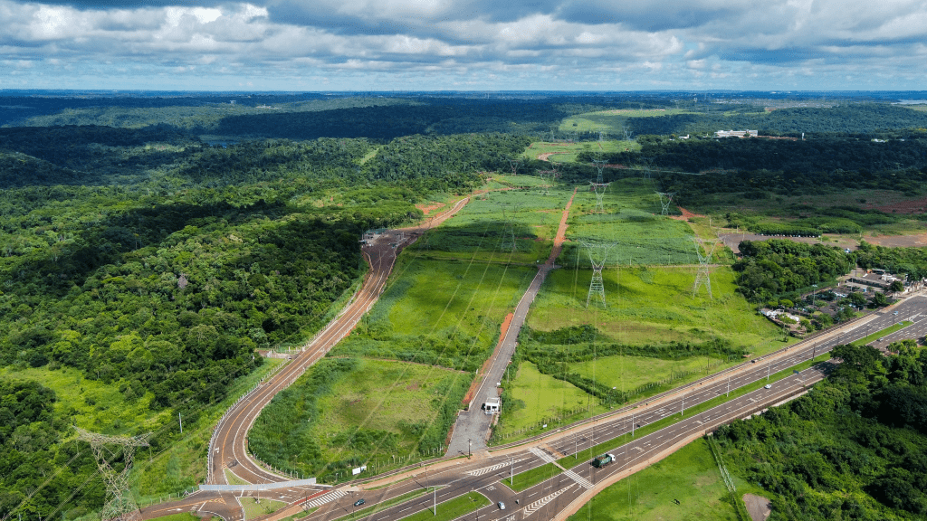 Estrada nova de acesso ao PTI